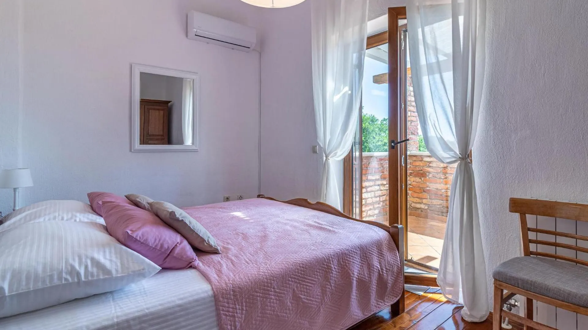 Tatil Evi 4 Bedroom Cozy Home In Cabrunici