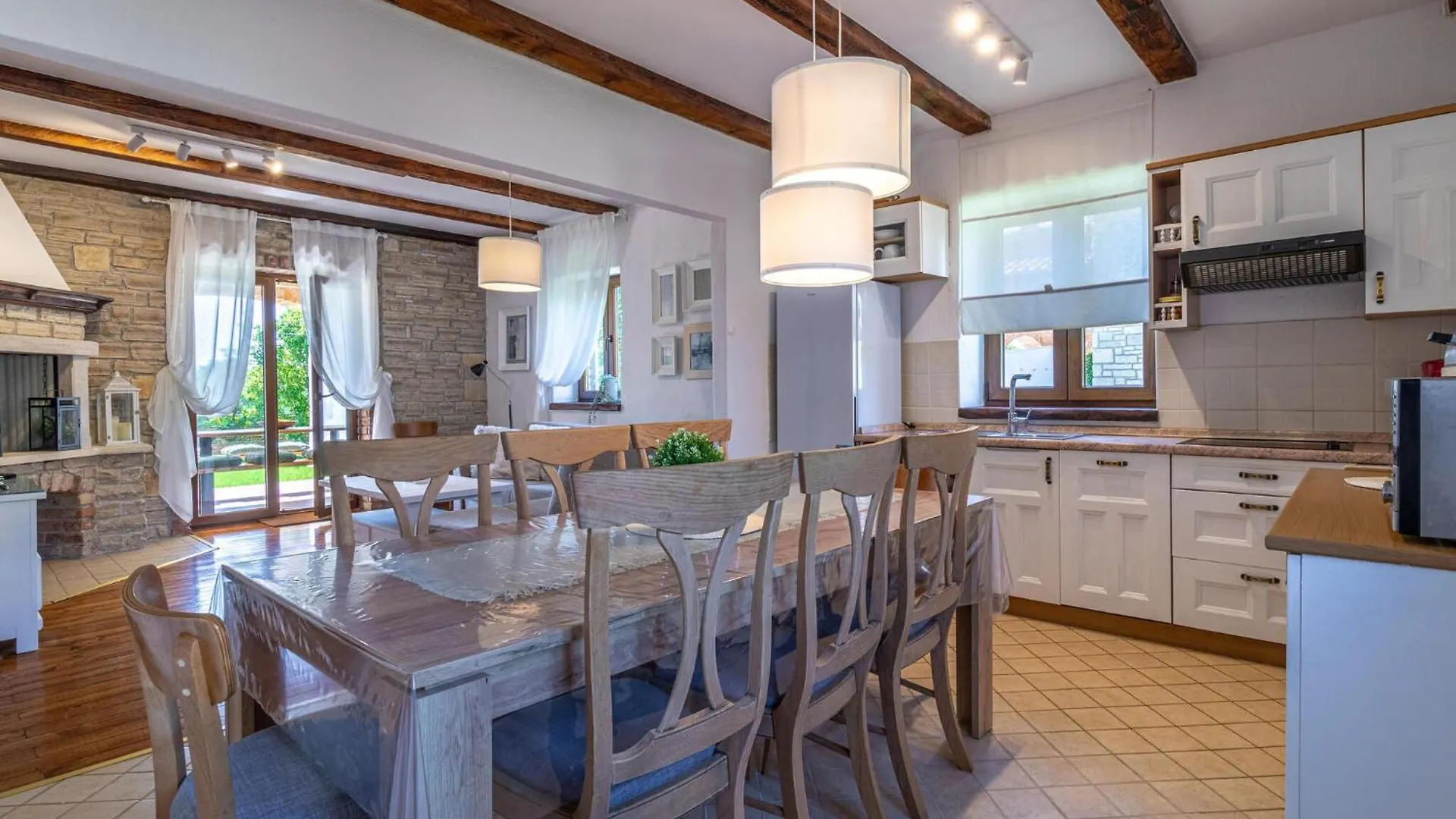 Tatil Evi 4 Bedroom Cozy Home In Cabrunici