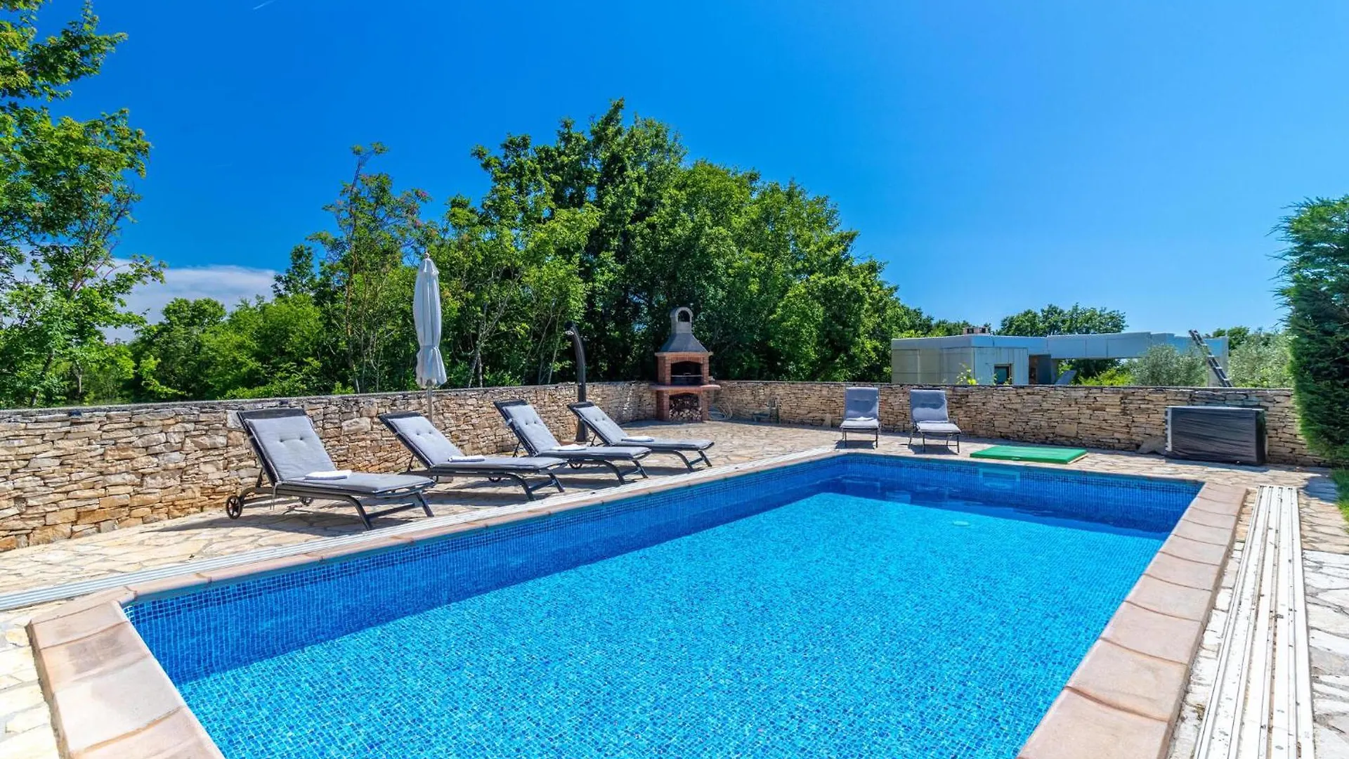 4 Bedroom Cozy Home In Cabrunici Hırvatistan
